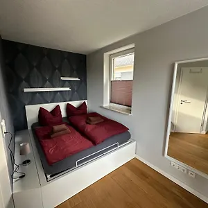 Stadtvilla In 7 Personen 3 Schlafzimmer 2 Baeder Garten Und Terrasse Zentral Gelegen Messe Innenstadt Seen Villa Leipzig